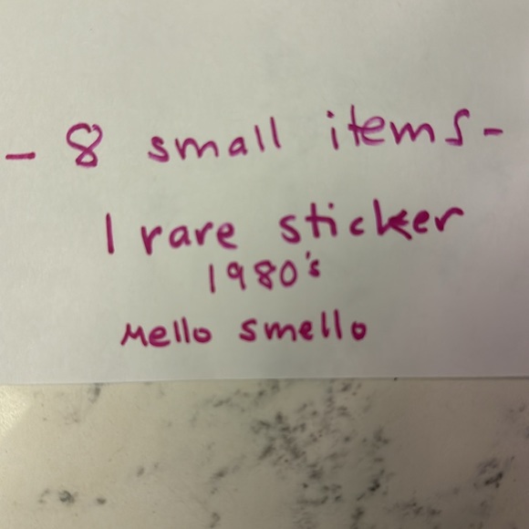 5 plastic eggs filled with MINI random toys, and vintage Mello Smello sticker - Picture 8 of 11